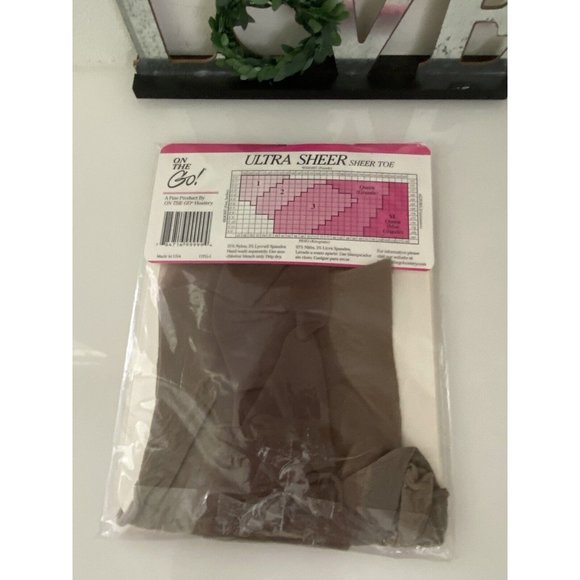 Vintage On the Go Pantyhose Womens Size 3 Platina Ultra Sheer Ultra Transparente - Picture 10 of 16